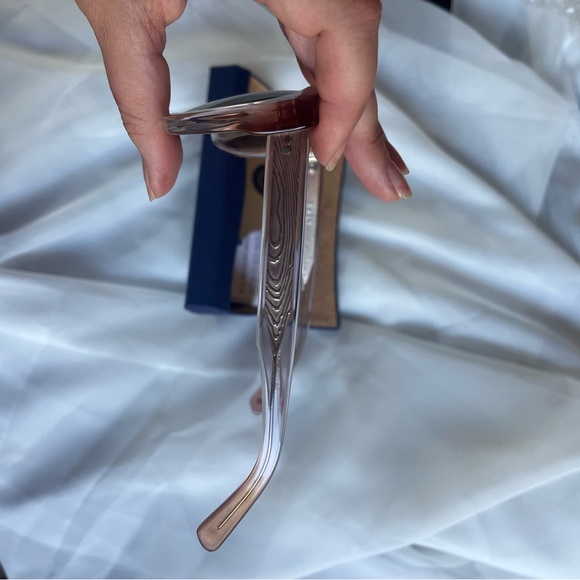 SALT. Serra Pink Gradient Sunglasses Oversized Design - Picture 11 of 17